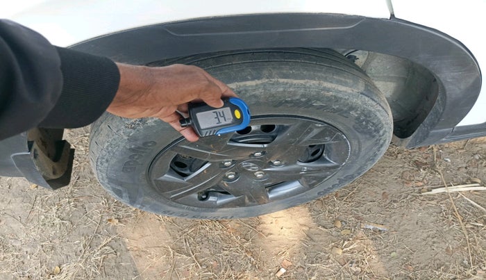 2023 Hyundai VENUE S 1.2, Petrol, Manual, 64,247 km, tyre