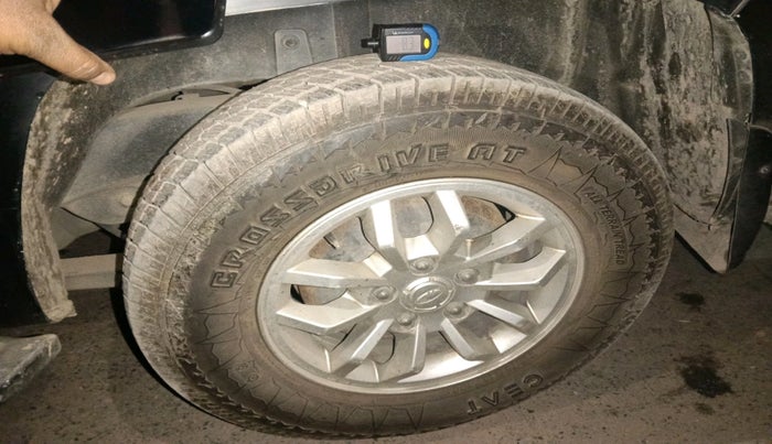 2017 Mahindra TUV300 T8, Diesel, Manual, 1,03,595 km, tyre