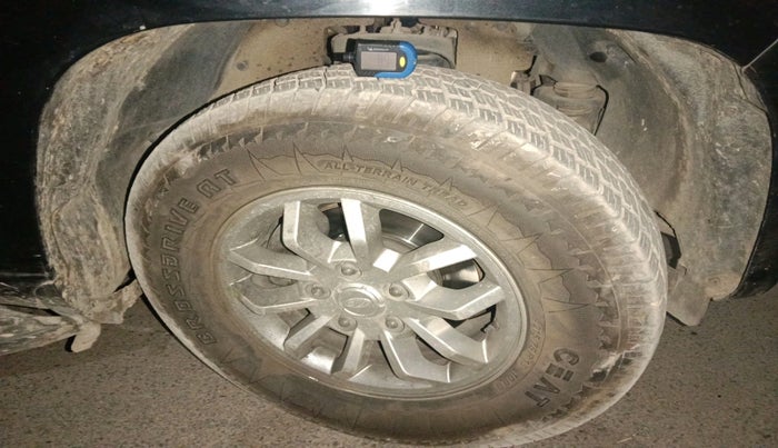 2017 Mahindra TUV300 T8, Diesel, Manual, 1,03,595 km, tyre