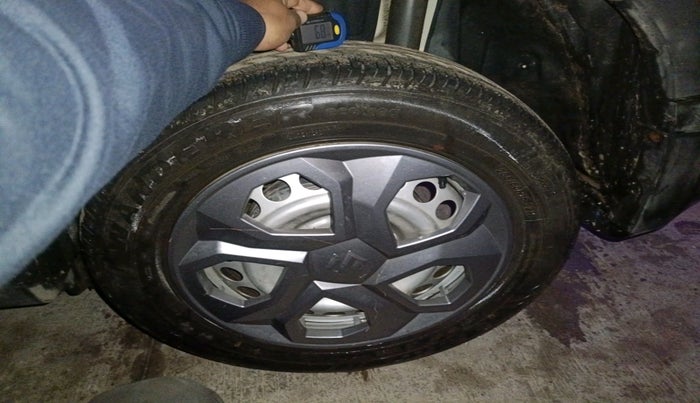 2021 Maruti Vitara Brezza LXI, Petrol, Manual, 24,508 km, tyre