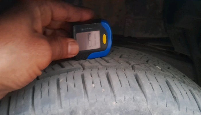 2019 Toyota Innova Crysta 2.8 GX AT 8 STR, Diesel, Automatic, 1,45,165 km, tyre