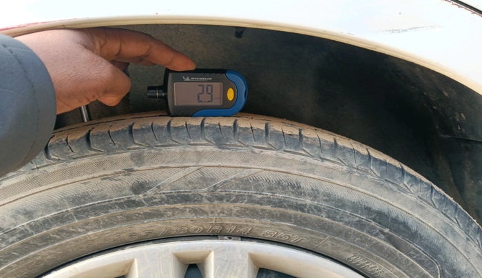 2015 Maruti Swift Dzire VDI, Diesel, Manual, 1,87,873 km, tyre