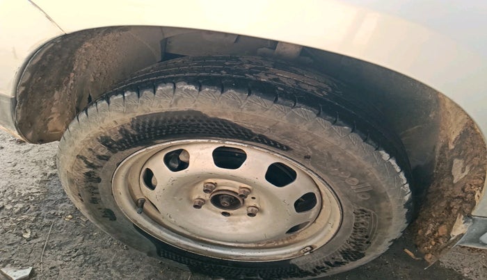 2015 Renault Duster 85 PS RXE DIESEL, Diesel, Manual, 2,73,538 km, tyre