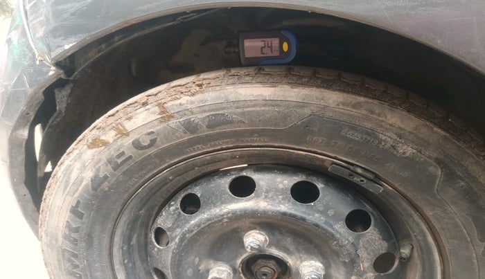 2013 Hyundai i10 MAGNA 1.2, Petrol, Manual, 1,15,100 km, tyre