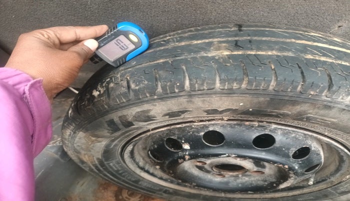 2013 Hyundai i10 MAGNA 1.2, Petrol, Manual, 1,15,100 km, tyre