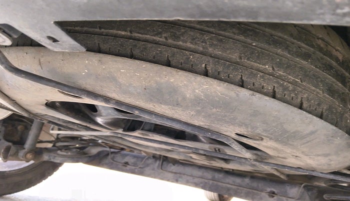 2014 Nissan Terrano XL (D), Diesel, Manual, 1,27,686 km, tyre