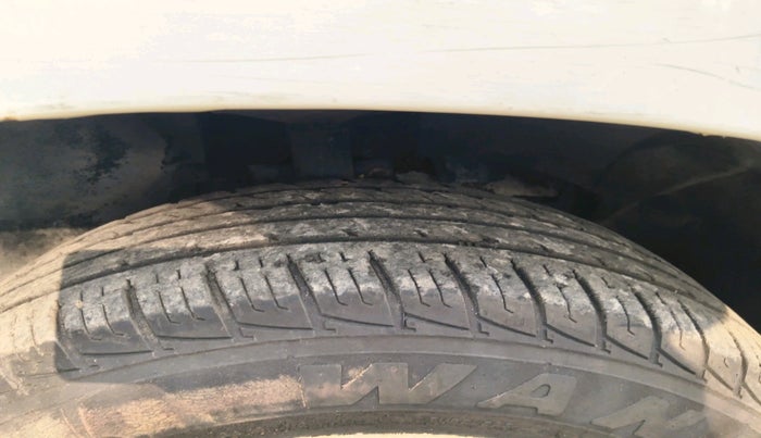 2014 Nissan Terrano XL (D), Diesel, Manual, 1,27,686 km, tyre