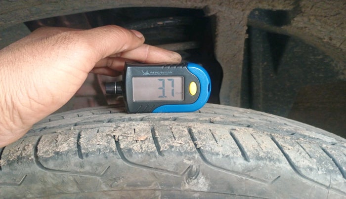 2022 Renault Kiger RXZ MT, Petrol, Manual, 1,27,174 km, tyre