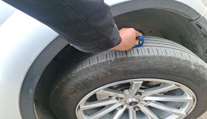 2014 Mahindra XUV500 W8, Diesel, Manual, 1,07,148 km, tyre