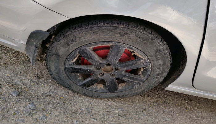 2011 Volkswagen Vento HIGHLINE DIESEL 1.6, Diesel, Manual, 1,05,874 km, tyre