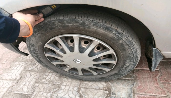 2011 Maruti Alto LXI, Petrol, Manual, 1,53,124 km, tyre