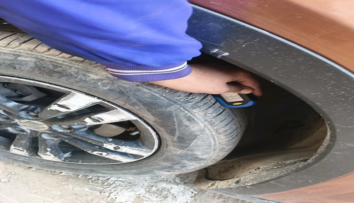 2018 Maruti Vitara Brezza ZDI PLUS AMT, Diesel, Automatic, 1,02,027 km, tyre