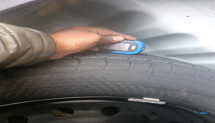 2024 Maruti Grand Vitara SIGMA SMART HYBRID, Petrol, Manual, 13,683 km, tyre