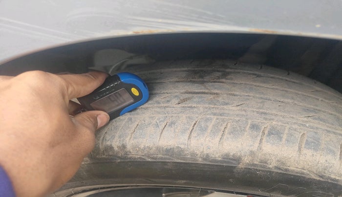 2023 Maruti Ertiga VXi (O), Petrol, Manual, 17,357 km, tyre