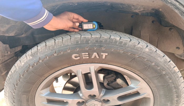 2023 Mahindra Thar LX HT PETROL 4WD MT, Petrol, Manual, 25,065 km, tyre