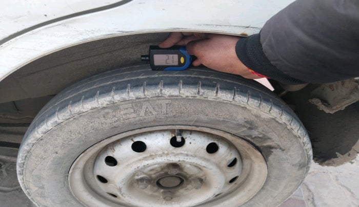 2011 Maruti Wagon R 1.0 LXI, Petrol, Manual, 75,948 km, tyre