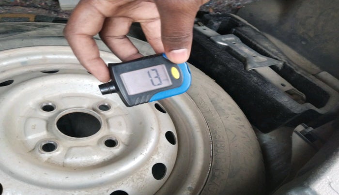 2011 Maruti Wagon R 1.0 LXI, Petrol, Manual, 75,948 km, tyre