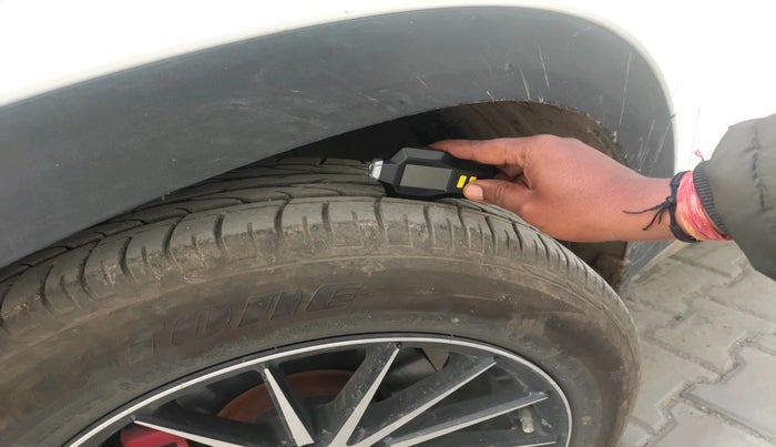 2021 Hyundai Creta E 1.5 PETROL, Petrol, Manual, 1,03,430 km, tyre