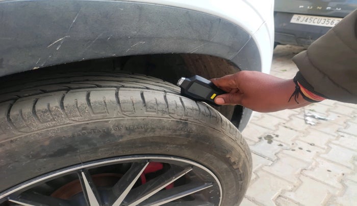 2021 Hyundai Creta E 1.5 PETROL, Petrol, Manual, 1,03,430 km, tyre