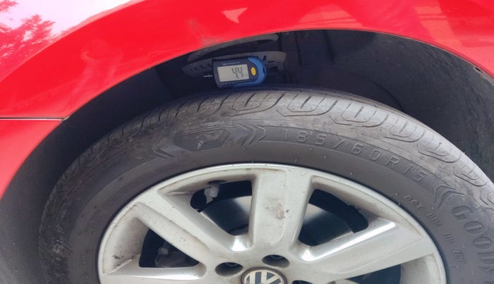 2011 Volkswagen Vento HIGHLINE 1.6 MPI, Petrol, Manual, 1,21,787 km, tyre