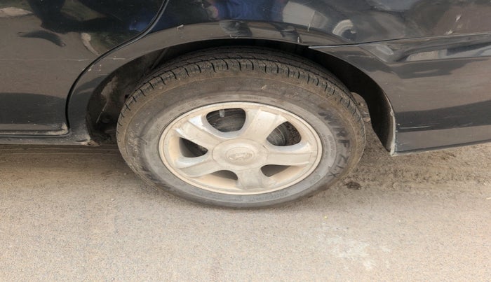 2010 Hyundai Verna TRANSFORM 1.5 SX CRDI, Diesel, Manual, 1,40,801 km, tyre