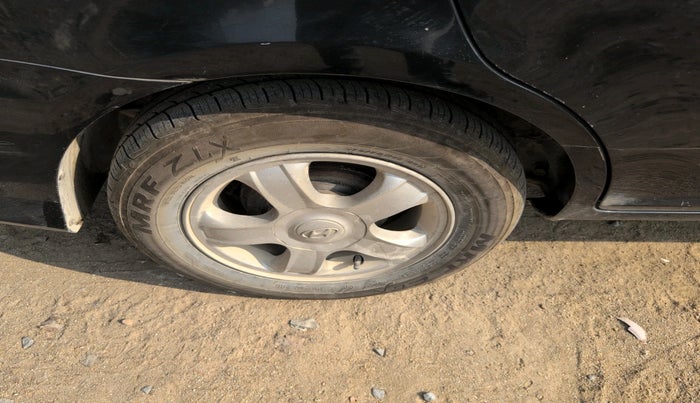 2010 Hyundai Verna TRANSFORM 1.5 SX CRDI, Diesel, Manual, 1,40,801 km, tyre