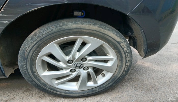 2015 Honda Jazz 1.2L I-VTEC V, Petrol, Manual, 74,818 km, tyre
