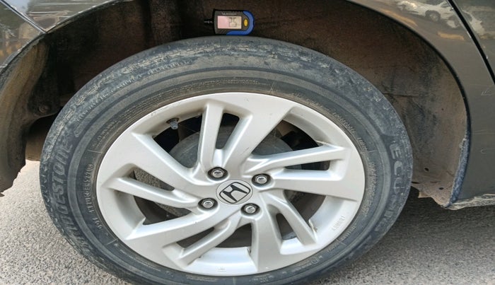 2015 Honda Jazz 1.2L I-VTEC V, Petrol, Manual, 74,818 km, tyre