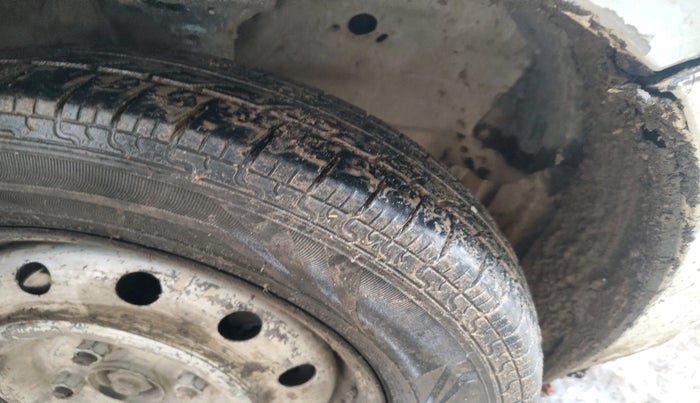 2012 Maruti Wagon R 1.0 LXI CNG, Petrol, Manual, 1,33,223 km, tyre