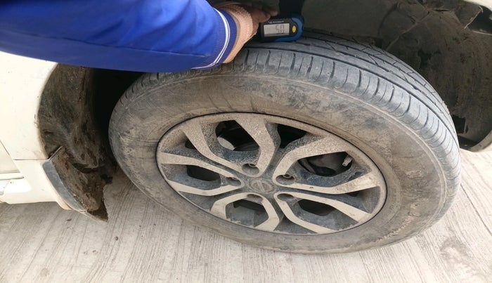 2014 Nissan Terrano XL (D), Diesel, Manual, 1,75,087 km, tyre