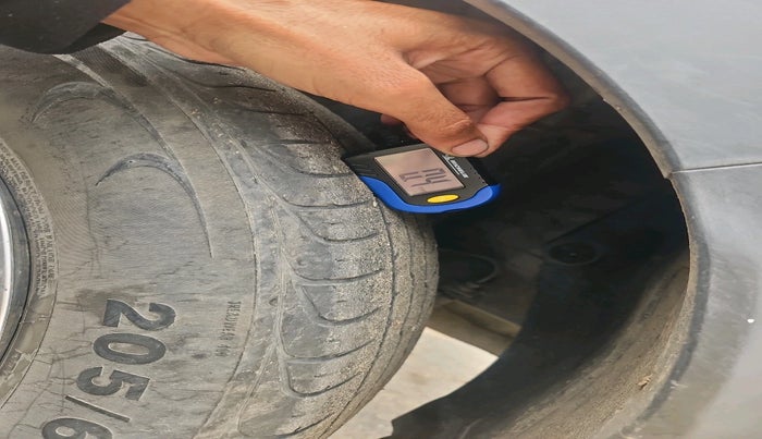 2020 KIA SONET HTK PLUS 1.0 IMT, Petrol, Manual, 1,05,000 km, tyre