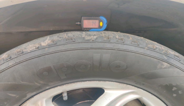 2010 Mahindra Scorpio VLX 2WD, Diesel, Manual, 27,632 km, tyre