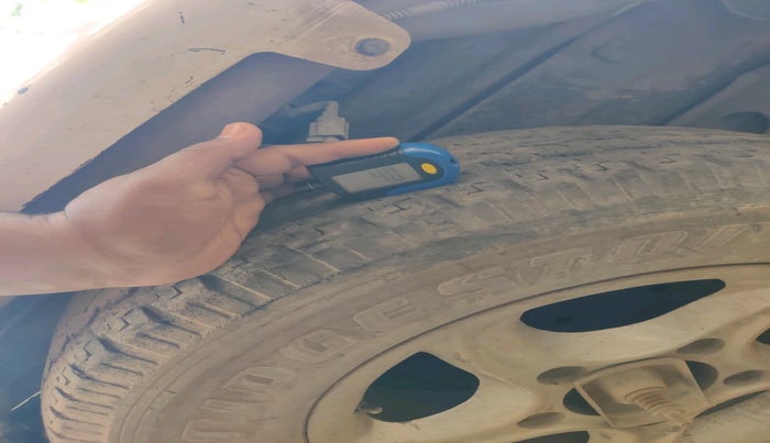 2010 Mahindra Scorpio VLX 2WD, Diesel, Manual, 27,632 km, tyre