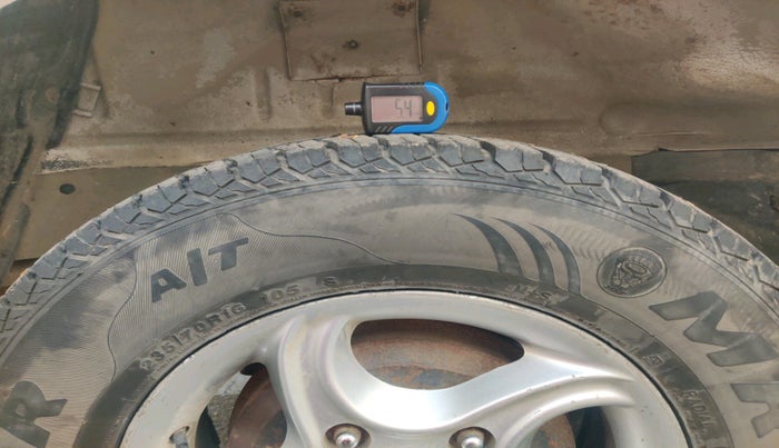 2010 Mahindra Scorpio VLX 2WD, Diesel, Manual, 27,632 km, tyre