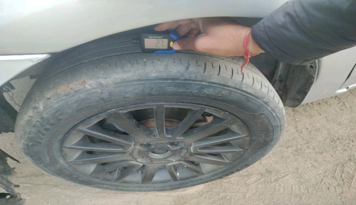 2013 Toyota Etios VD, Diesel, Manual, 1,98,997 km, tyre