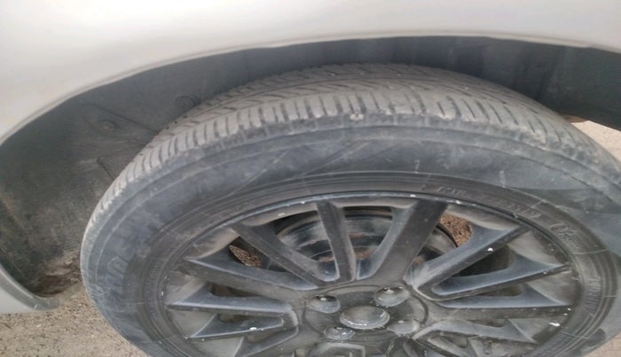 2013 Toyota Etios VD, Diesel, Manual, 1,98,997 km, tyre