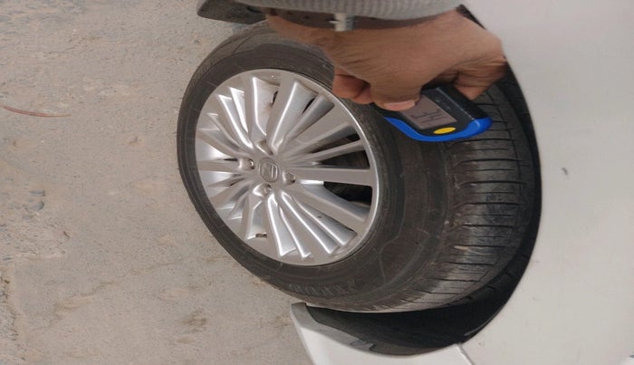 2022 Honda City 1.5L I-VTE V CVT, Petrol, Automatic, 67,414 km, tyre