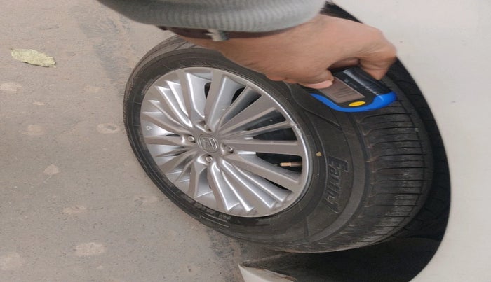 2022 Honda City 1.5L I-VTE V CVT, Petrol, Automatic, 67,414 km, tyre