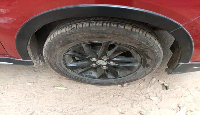 2017 Toyota Innova Crysta TOURING SPORT DIESEL AT, Diesel, Automatic, 1,40,099 km, tyre