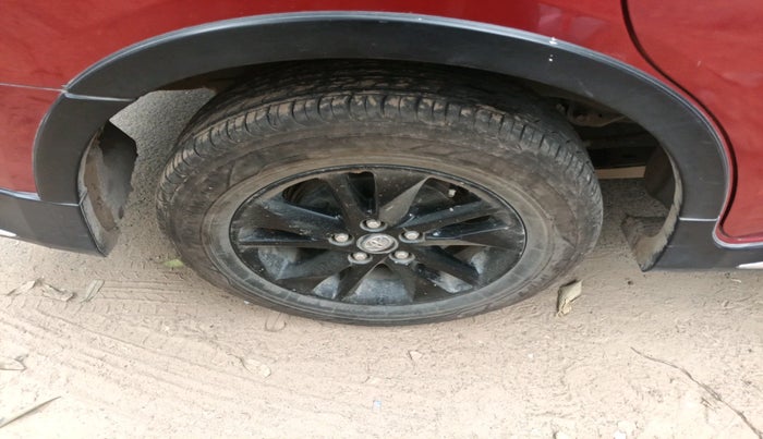 2017 Toyota Innova Crysta TOURING SPORT DIESEL AT, Diesel, Automatic, 1,40,099 km, tyre