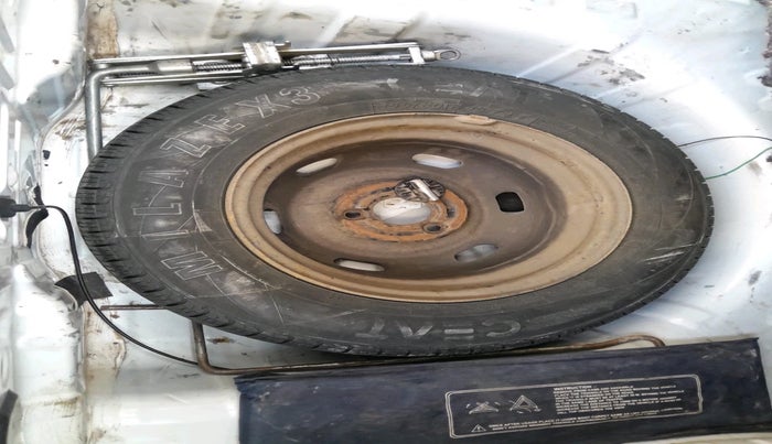 2016 Renault Kwid RXT 0.8, Petrol, Manual, 47,610 km, tyre