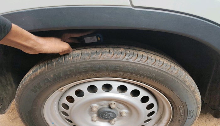 2022 Maruti Vitara Brezza LXI, Petrol, Manual, 18,706 km, tyre