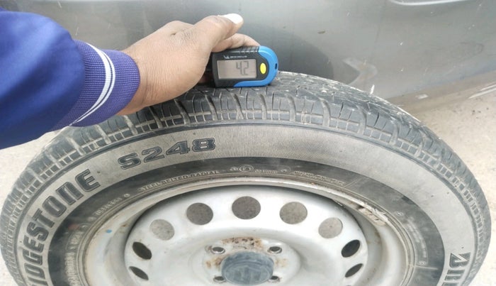 2017 Maruti Swift LXI (O), Petrol, Manual, 31,092 km, tyre