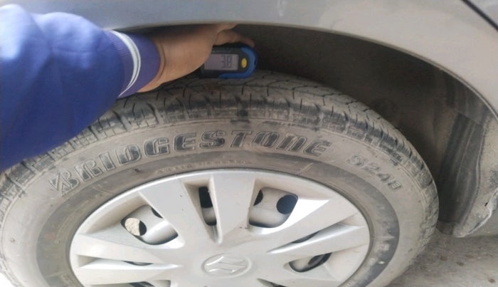 2017 Maruti Swift LXI (O), Petrol, Manual, 31,092 km, tyre