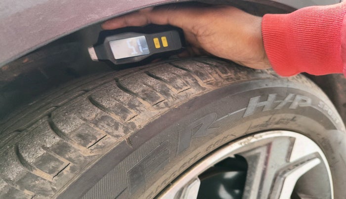 2018 Hyundai Creta SX AT 1.6 PETROL, Petrol, Automatic, 33,048 km, tyre