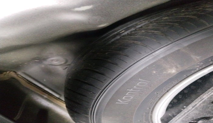 2016 Hyundai New Elantra 1.6 SX MT DIESEL, Diesel, Manual, 74,966 km, tyre