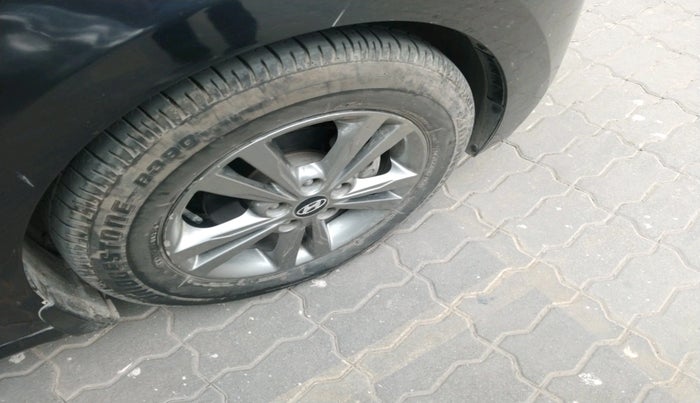 2016 Hyundai New Elantra 1.6 SX MT DIESEL, Diesel, Manual, 74,966 km, tyre