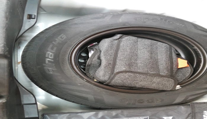 2022 Hyundai VENUE SX 1.0 (O) TURBO IMT, Petrol, Manual, 23,099 km, tyre