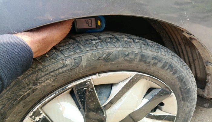 2016 Hyundai Eon SPORTZ, Petrol, Manual, 56,403 km, tyre