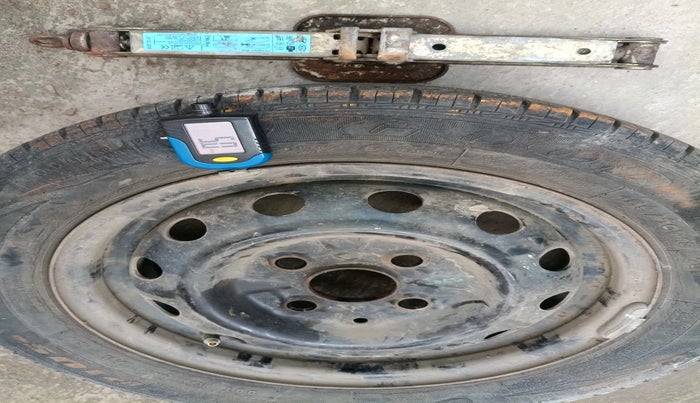 2016 Hyundai Eon SPORTZ, Petrol, Manual, 56,403 km, tyre